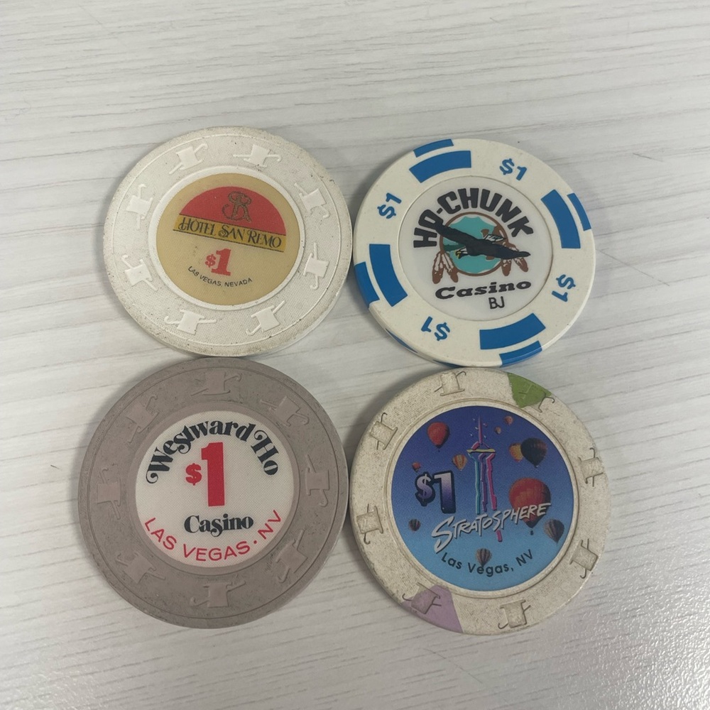 Las Vegas $1 Casino Poker Chip Set of 4